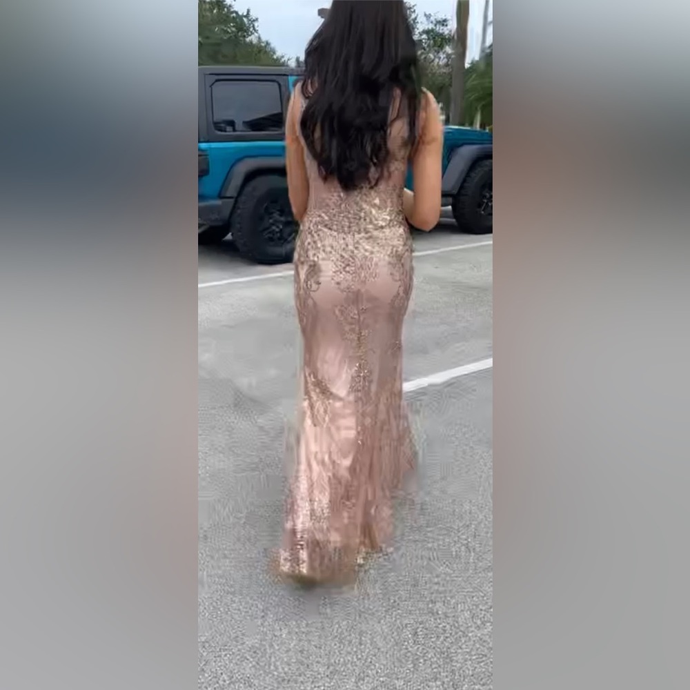PROM DRESS - Picture 2 of 4